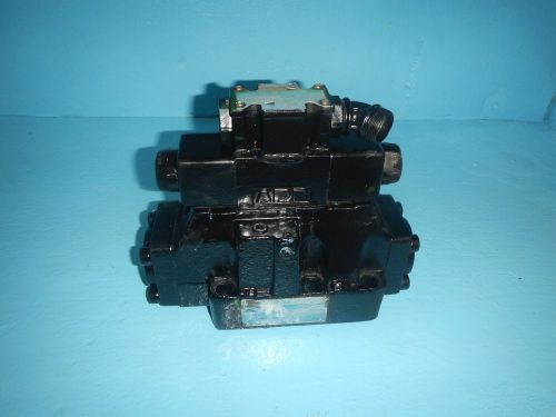 Vickers dg5s8-1c-trb5-30 d08 hydraulic directional valve 120vac for sale