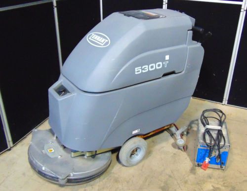 Tennant 5300T Floor Scrubber Model #606445 With Battery Charger Runs Good! S736