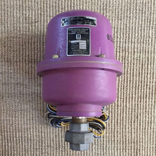 HONEYWELL C7012F1052 4 Explosion Proof Electronic Flame Detector Purple Peeper