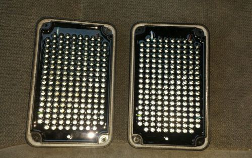 Whelen 600 series LED Brake/Tail/Turn lights pair. 60R00XRR