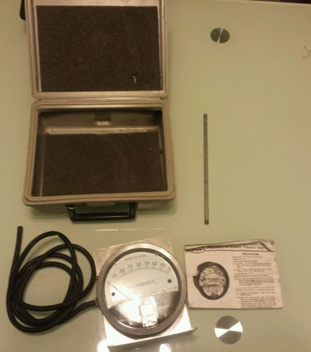 Dwyer Magnehelic Differential Pressure Gauge, Very good condition