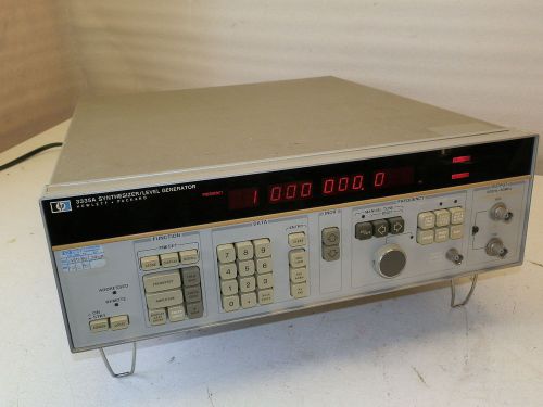 HP 3335A SYNTHESIZER/ LEVEL GENERATOR