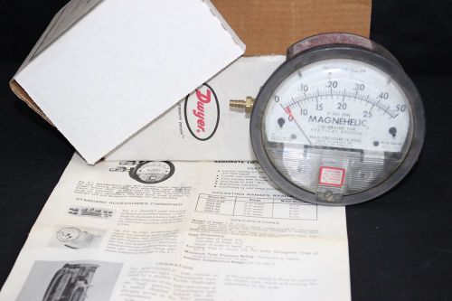 Dwyer Magnehelic Differential Pressure Gauge 5&#034; H2O 2000-0CAV&#034;inches of water&#034;