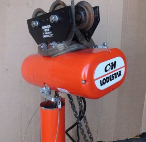 Cm lodestar 2 ton r electric chain hoist (8 fpm 110v 20&#039; chain with trolley) for sale