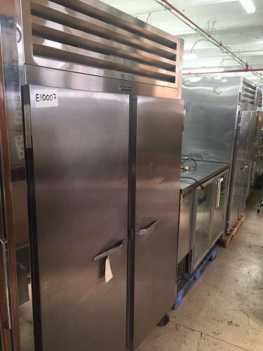 Traulsen ret232nut-fhs two selection reach in refrigerator with new compressor for sale