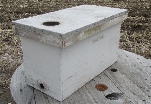 Vintage Beekeeper Hive Painted White 5 Frame Vintage BeeKeeping Equipment b
