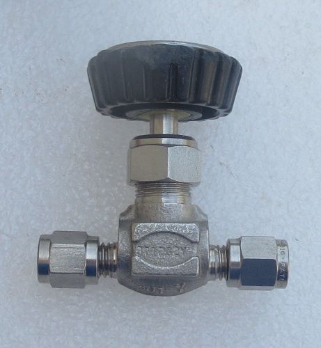 Hoke gyrolok  1/8&#034;  stainless steel needle valve 3712g2y for sale