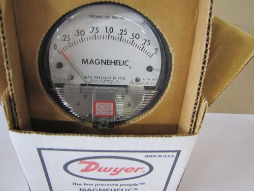 DWYER 2002 MAGNEHELIC PRESSURE GAUGE *NEW IN A BOX*