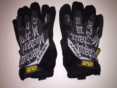 2 Lightly Used Mechanix Mechanic Construction High Quality Ventilated Work Glove