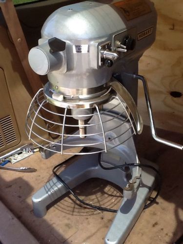 Hobart 20 Qt Mixer W/timer, Low Useage. Test Kitchen