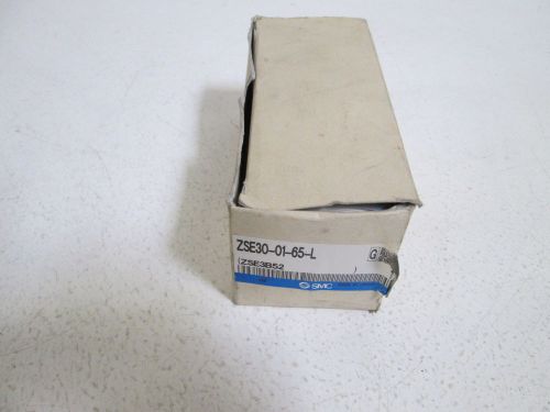 Lot of 2 smc vacuum switch zse30-01-65-l *new in box* for sale