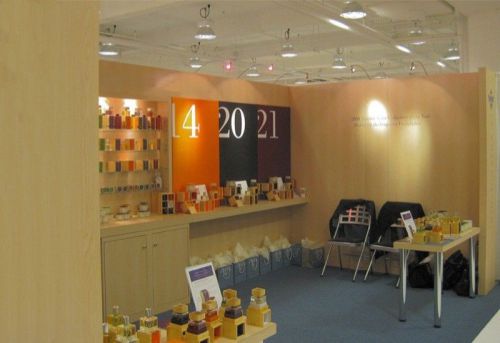 Modular Retail Pop-Up Shop / Tradeshow Booth Display | Wood Construction