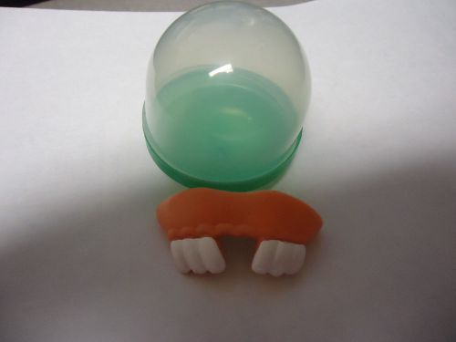 Case of 250 Vending Machine Capsules 2&#034; / Funny Teeth