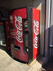 Dixie narco dn 501e sc-ii soda / drink vending machine 9 selection multi-price for sale