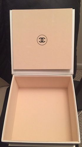 Chanel empty white gift box/8x8x4/euc for sale