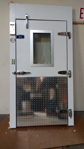 Flush Mount Door and Door Frame for Walk-in Box