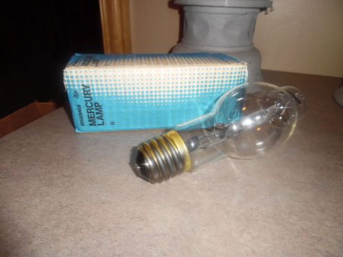 100  watt mercury vapor H38HT light bulb  mogul base clear