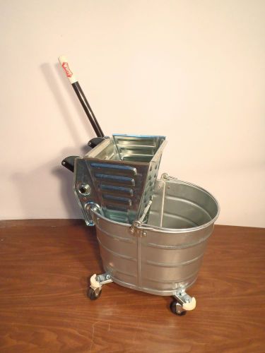 NEW Metal Commercial grade mop bucket and wringer, 26 QT, WHITE, #2000/260 NIB