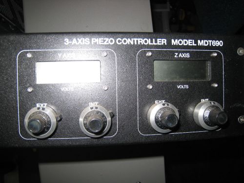 THORLABS 3 axis piezo controller Model MDT690