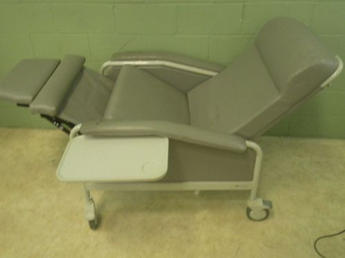 Winoo Mobile Hospital Chair &amp; Recliner - Model 654, Gray Grey