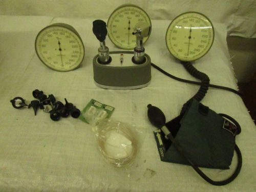 WELCH ALLYN OPTHALMOSCOPE OTOSCOPE SET 715 CHARGER BASE 711