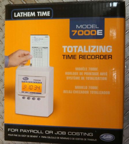 LATHEM 7000E TIME CLOCK WITH KEYS AND TIME CARDS NO MANUAL, NEVER USED