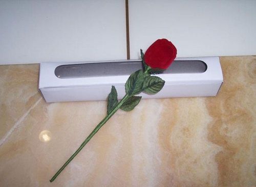 Elegant &amp; Stylish Red Rose Shaped with Green Leaves Small Rings Gifts Boxes