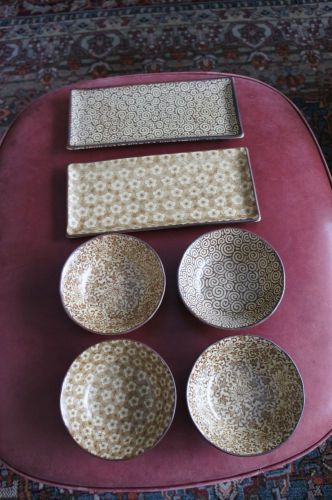 4 Japanese bowls and 2 sushi dishes - ceramic made in Japan
