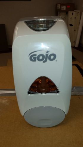 GOJO FMX-12 Dove Gray Soap Dispenser 1.25L (42 FL OZ)