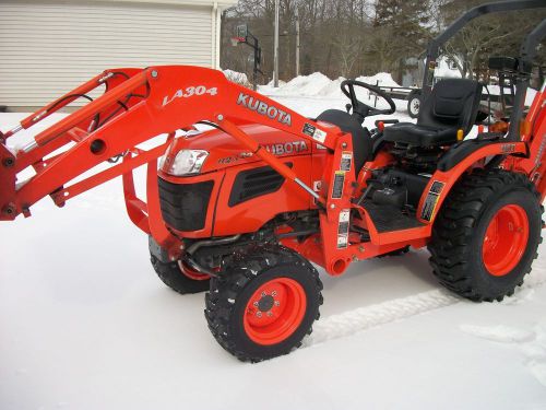 Kubota b2320 tractor loader backhoe kabota john deere b series excellent cond. for sale