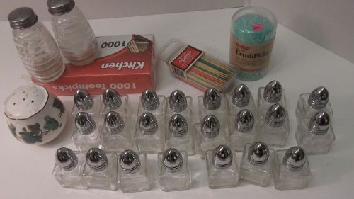 ESTATE HUGE LOT OF 26 SALT AND PEPPER SHAKERS AND MISC SHAKE1
