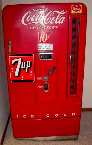 Vendo V 110 Model H110C Vintage Coke Vending Machine   PICK UP ROCKFORD ILLINOIS