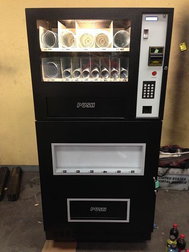 Genesis Combo Vending Machine Works Great GO-127