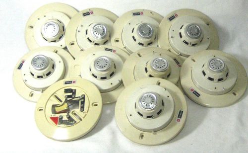 Lot of 9 Simplex 2098-9202 Detectors w/ 2098-9637 Bases, 1 extra base