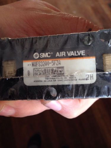 SMC NVFS3200-5FZA NEW OLD STOCK Air Valve Pneumatic W/ DC21-26V Coils