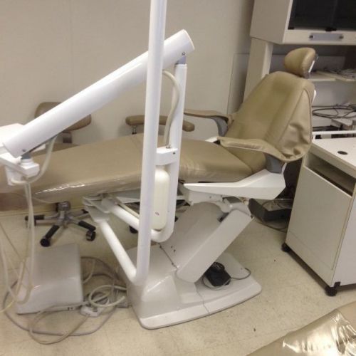 BELMONT X-CALIBUR DENTAL CHAIR W/ FOREST DELIVERY &amp; LIGHT