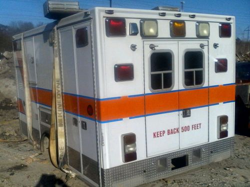 2004 Ambulance Body, very good shape Inside and out, NO LARGE SCRATCH&#039;S or DENTS