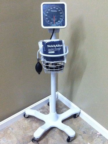 Welch Allyn Tycos Blood Pressure Gauge Cuff Sphygmomanometer W/ Stand Warranty