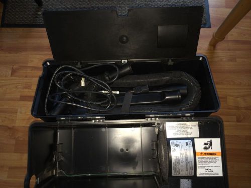 3M ELECTRONICS SERVICE VACUUM, MODEL 497, WITH ATTACHMENTS, NO FILTER