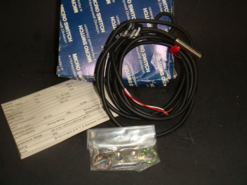NEW LOT OF 2 MICRO SWITCH PROXIMITY SWITCH 982AA1Y-A3N-L, NEW IN BOX