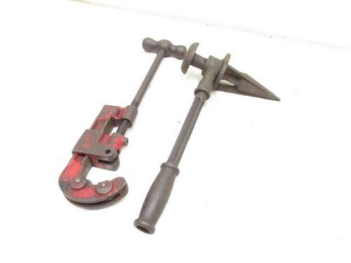 Pair of crown pipe cutter &amp; nye tool &amp; mach works ratchet pipe reamer p924 for sale