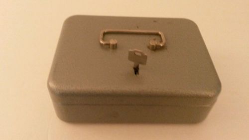 Vintage Metal Locking Cash Box W/Key Approx 8&#034; x 6&#034; Made In West Germany