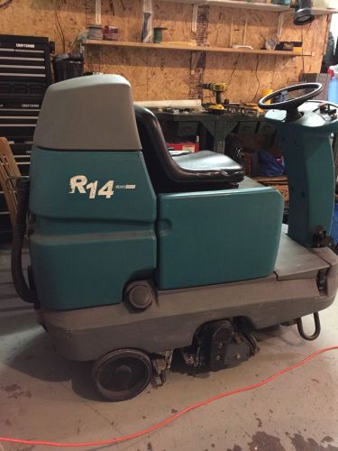 Tennant R14 Ride-On ReadySpace Carpet Cleaner