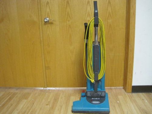 TENNANT 3120 HEAVY DUTY 15&#034; COMMERCIAL UPRIGHT VACUUM USED 30 DAY GUARANTEE