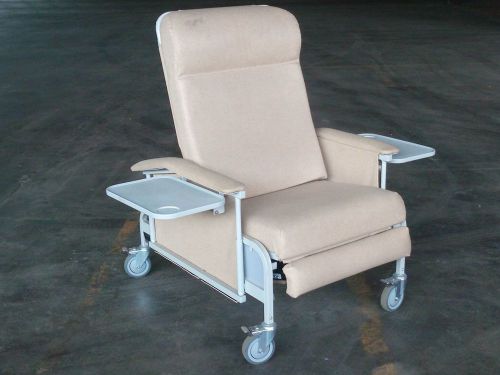 Winco 657 bariatric recliner infusion chair medical patient clinical recliner for sale