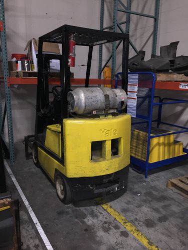 YALE 4000 LBS  FORKLIFT