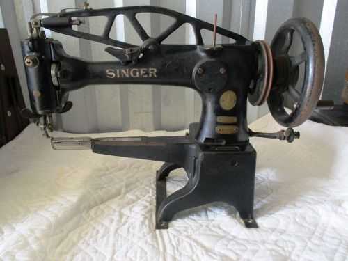 SINGER COMMERCIAL SEWING MACHINE SINGER 29K70 SEWING MACHINE