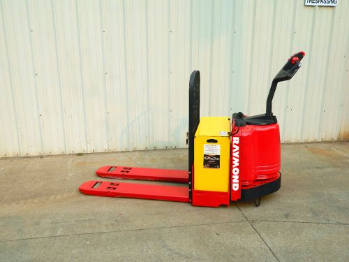 2005 raymond 8300 electric pallet jack 24v w/ built-in battery charger 6000 lb. for sale