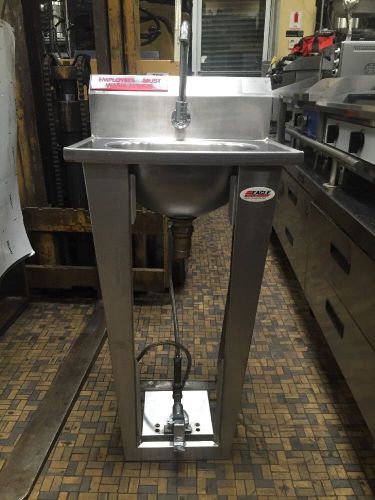 Eagle group stainless steel pedestal mount base hand sink for sale