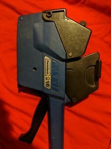 Dennison 216 blue tag label price gun - great for garage sales
